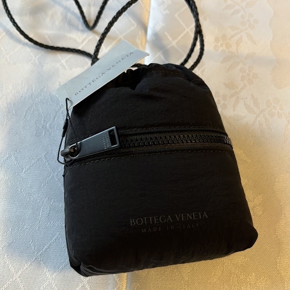 Bottega Veneta unisex Logo mini shoulder/ crossbody bag NWB - Picture 8 of 10